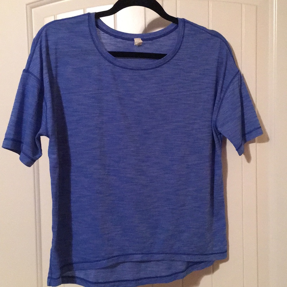 Lululemon cropped high low top